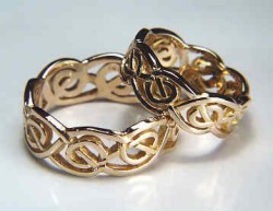 14kt yellow gold pierced celtic knot wedding rings